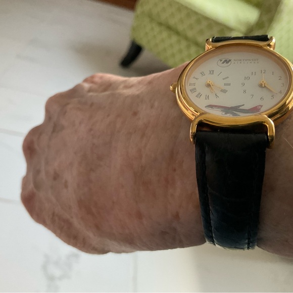 Vintage Northwest Airlines Dual Time Zone Watch - Picture 8 of 8